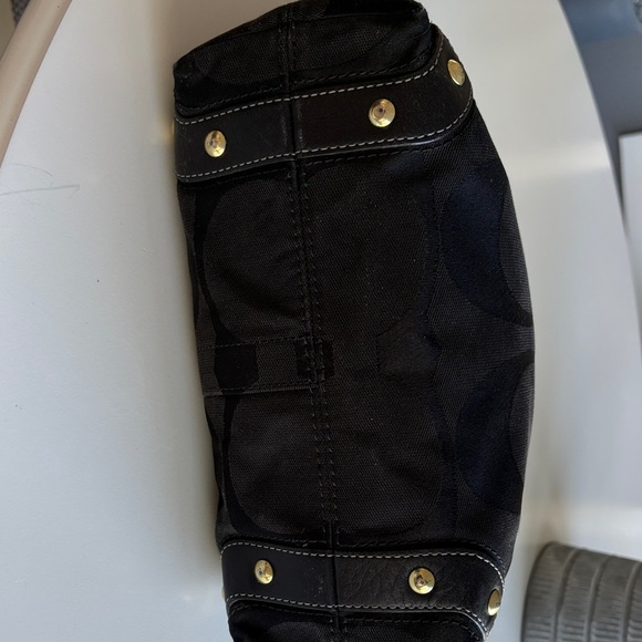 Coach Carly Signature Hobo Bag with Y2K charm - Picture 5 of 13